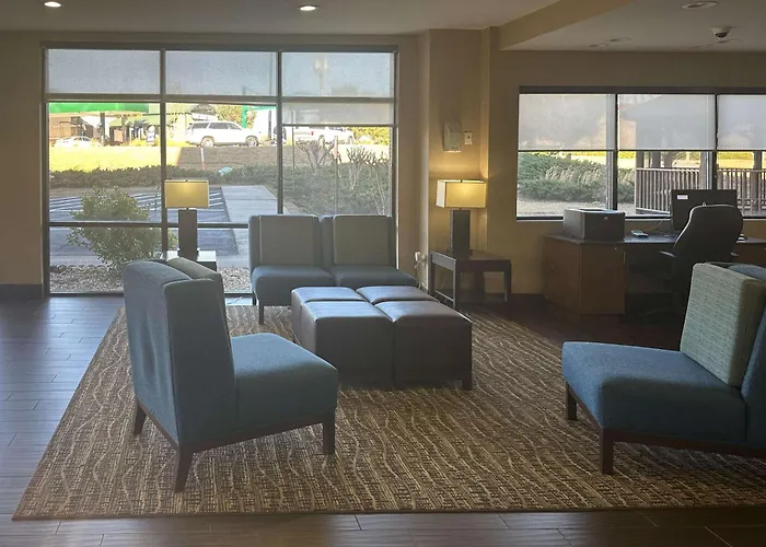 Comfort Suites