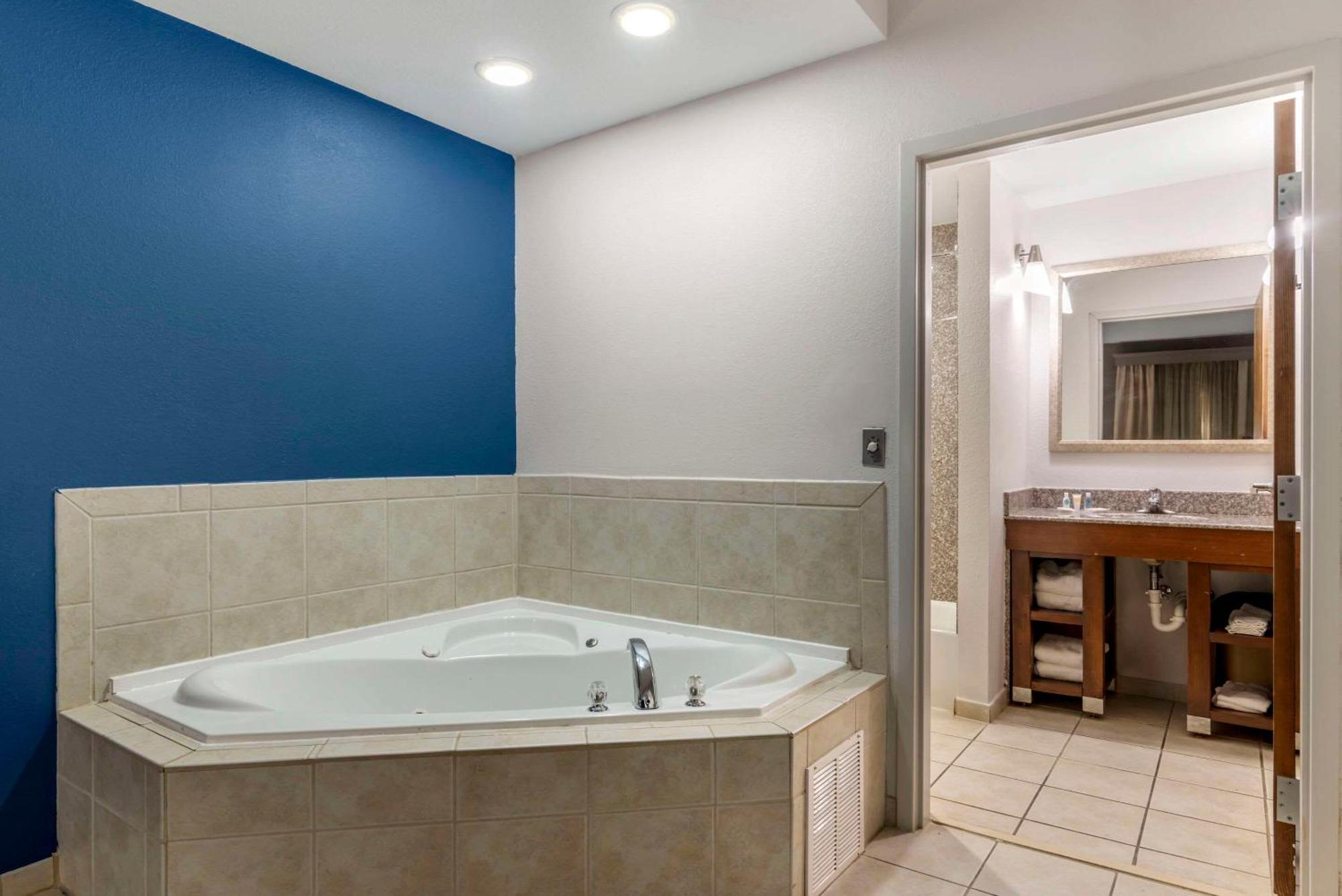 Hotel Comfort Macon