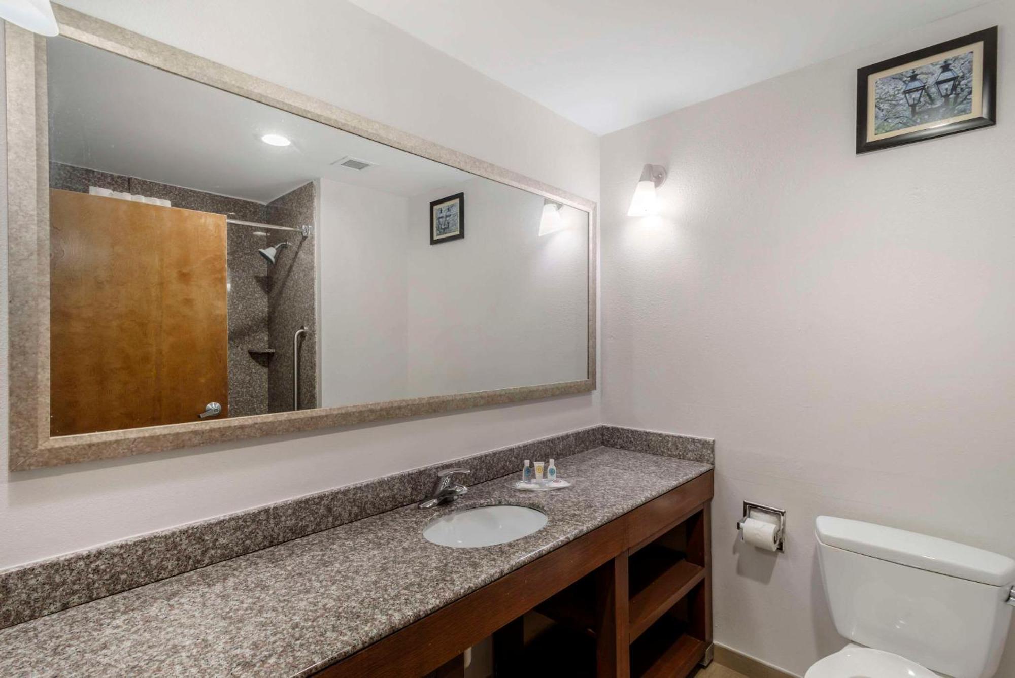 Comfort Hotel 3*